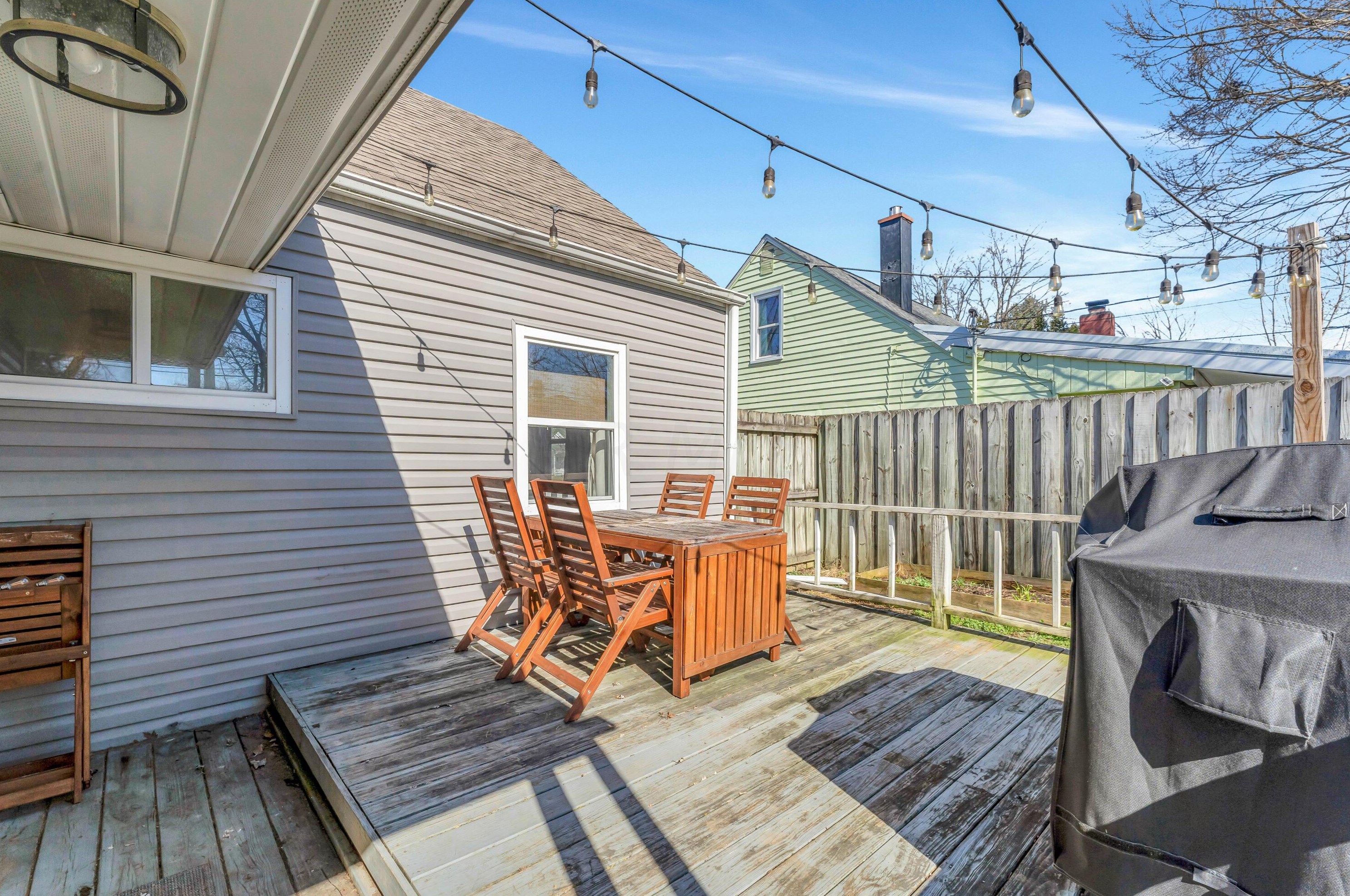 925 Blenheim Rd, Columbus OH 43224-2620 exterior