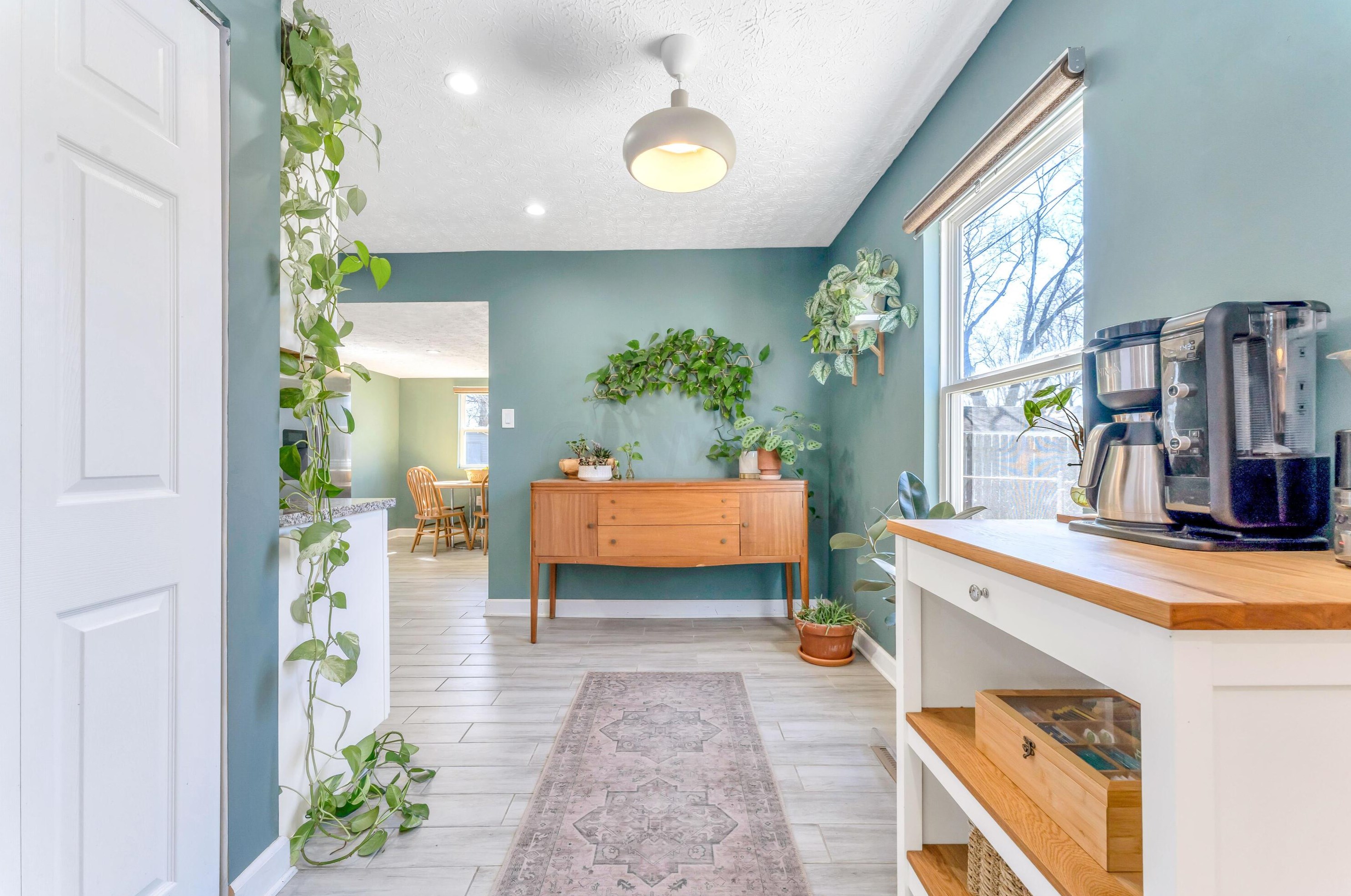 925 Blenheim Rd, Columbus OH 43224-2620 exterior