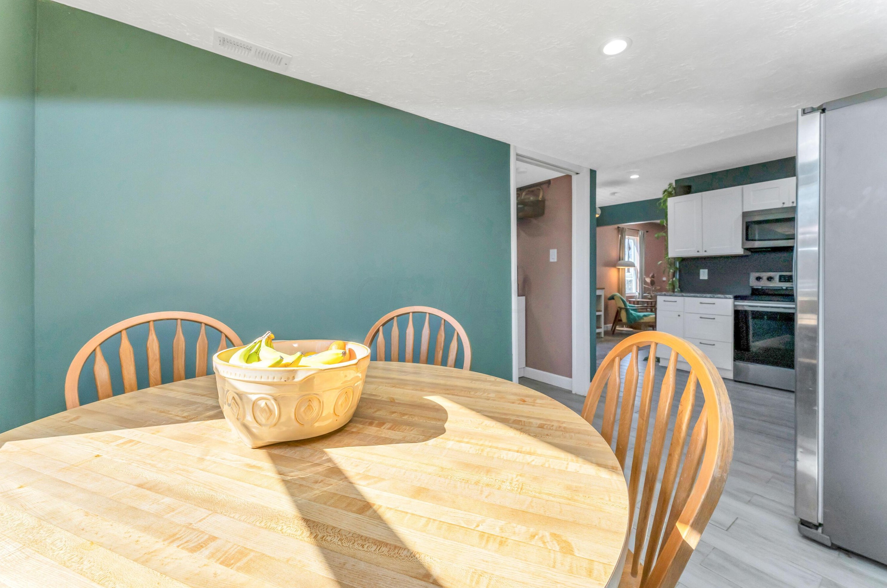 925 Blenheim Rd, Columbus OH 43224-2620 exterior