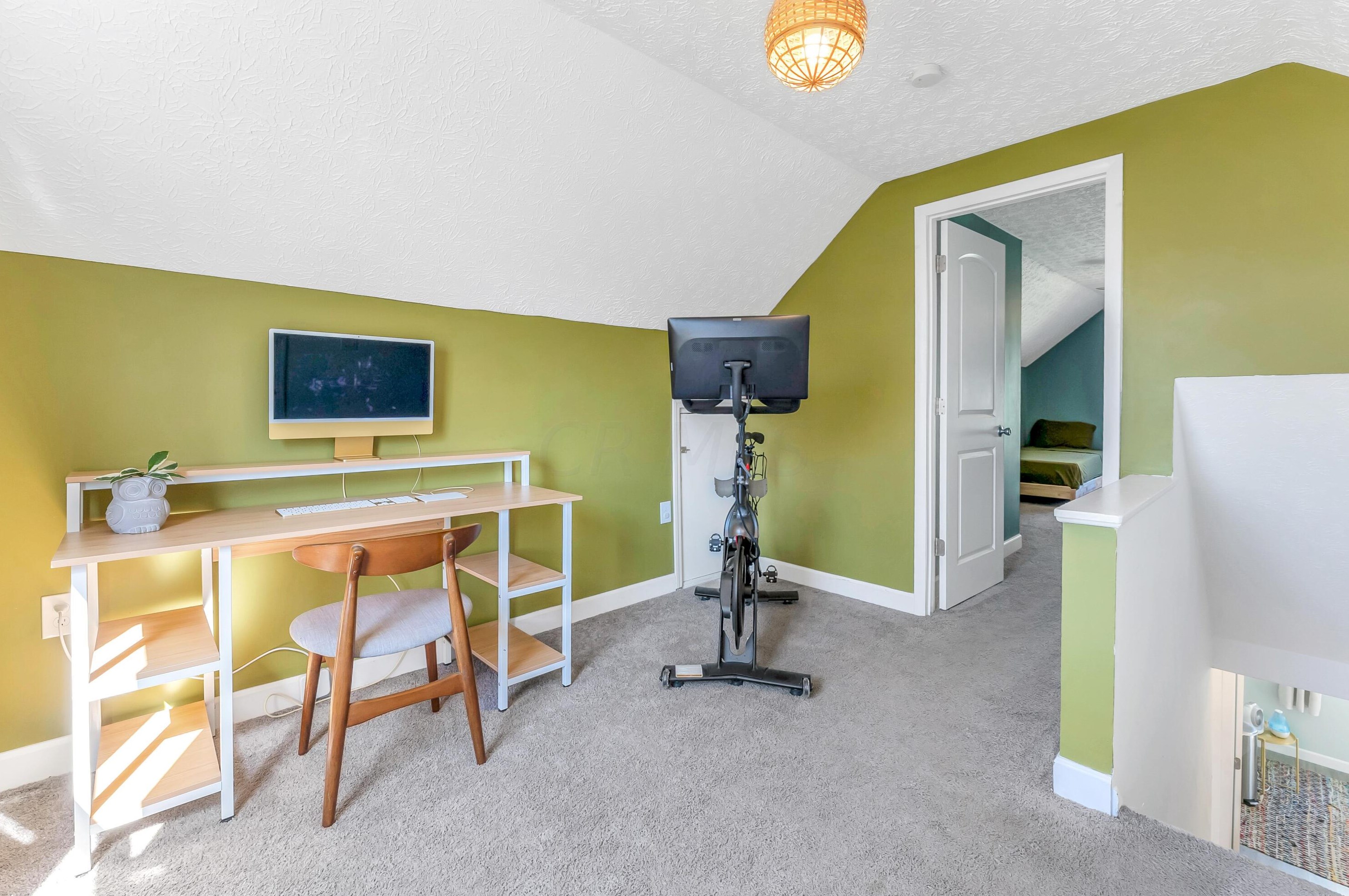 925 Blenheim Rd, Columbus OH 43224-2620 exterior