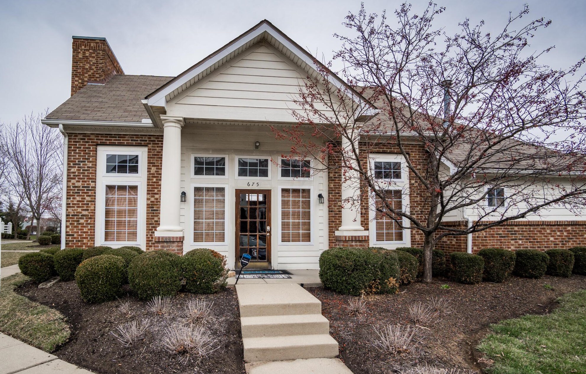 587 Lazelle Rd, Westerville, OH 43081