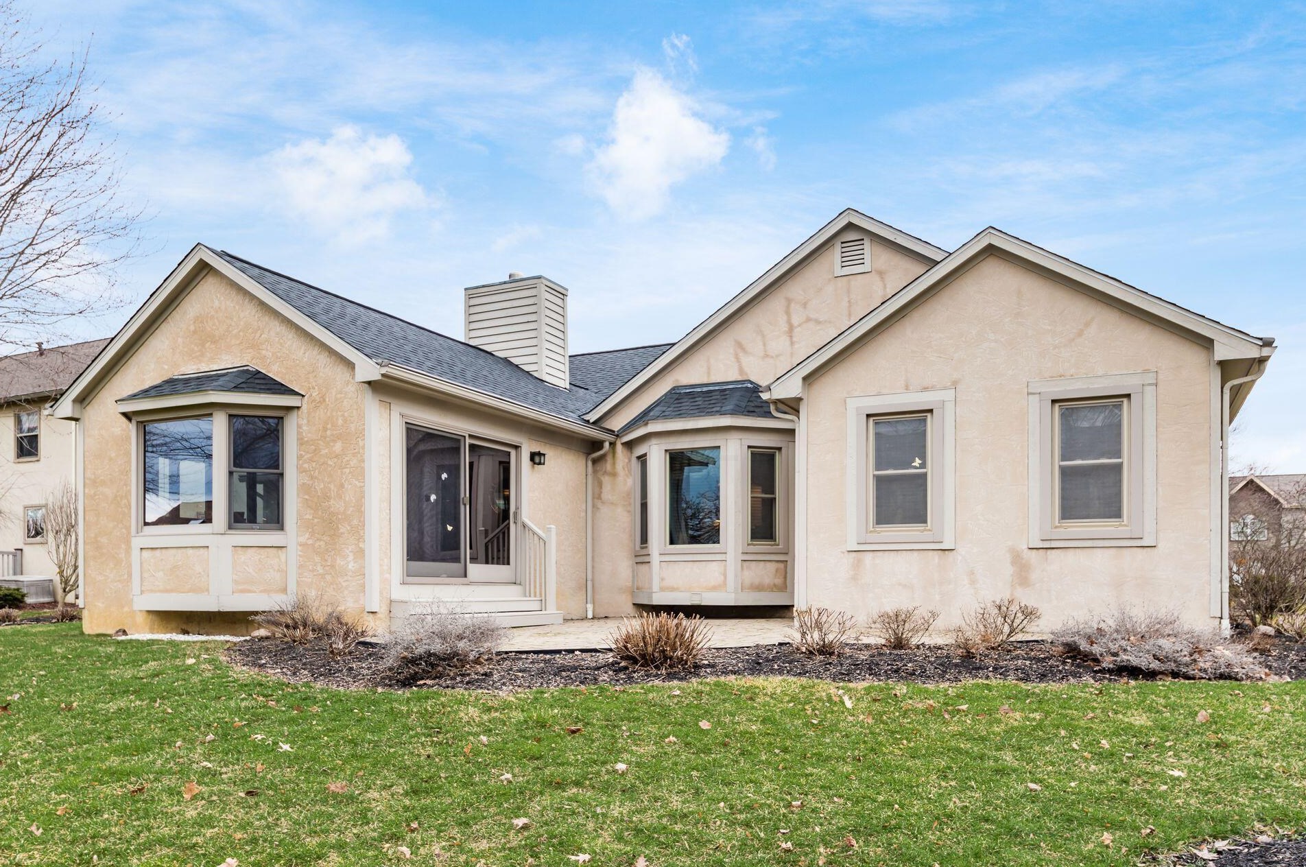 417 Six Pence Cir, Westerville, OH 43081-5710