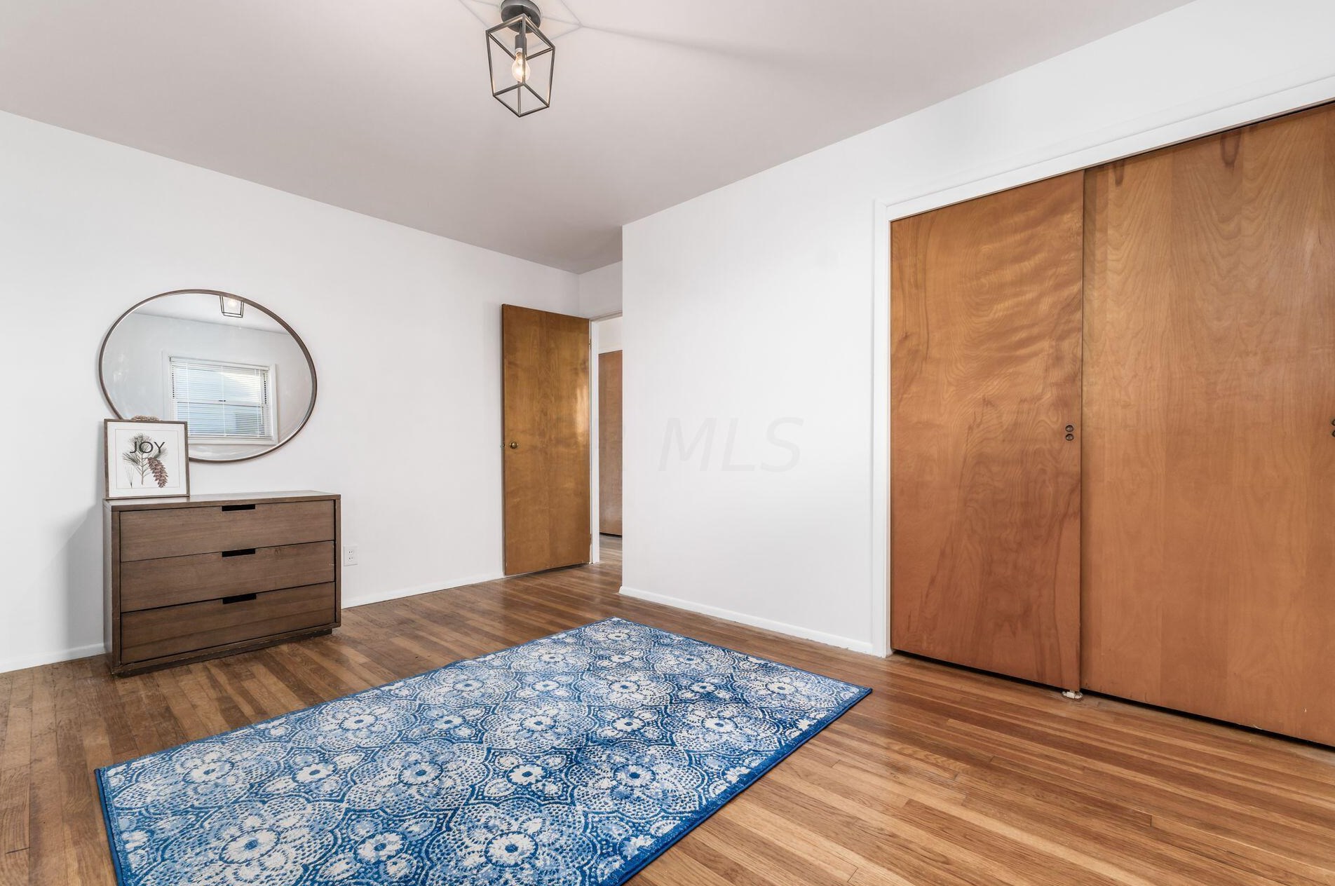 2260 Shrewsbury Rd, Columbus OH  43221-1232 exterior