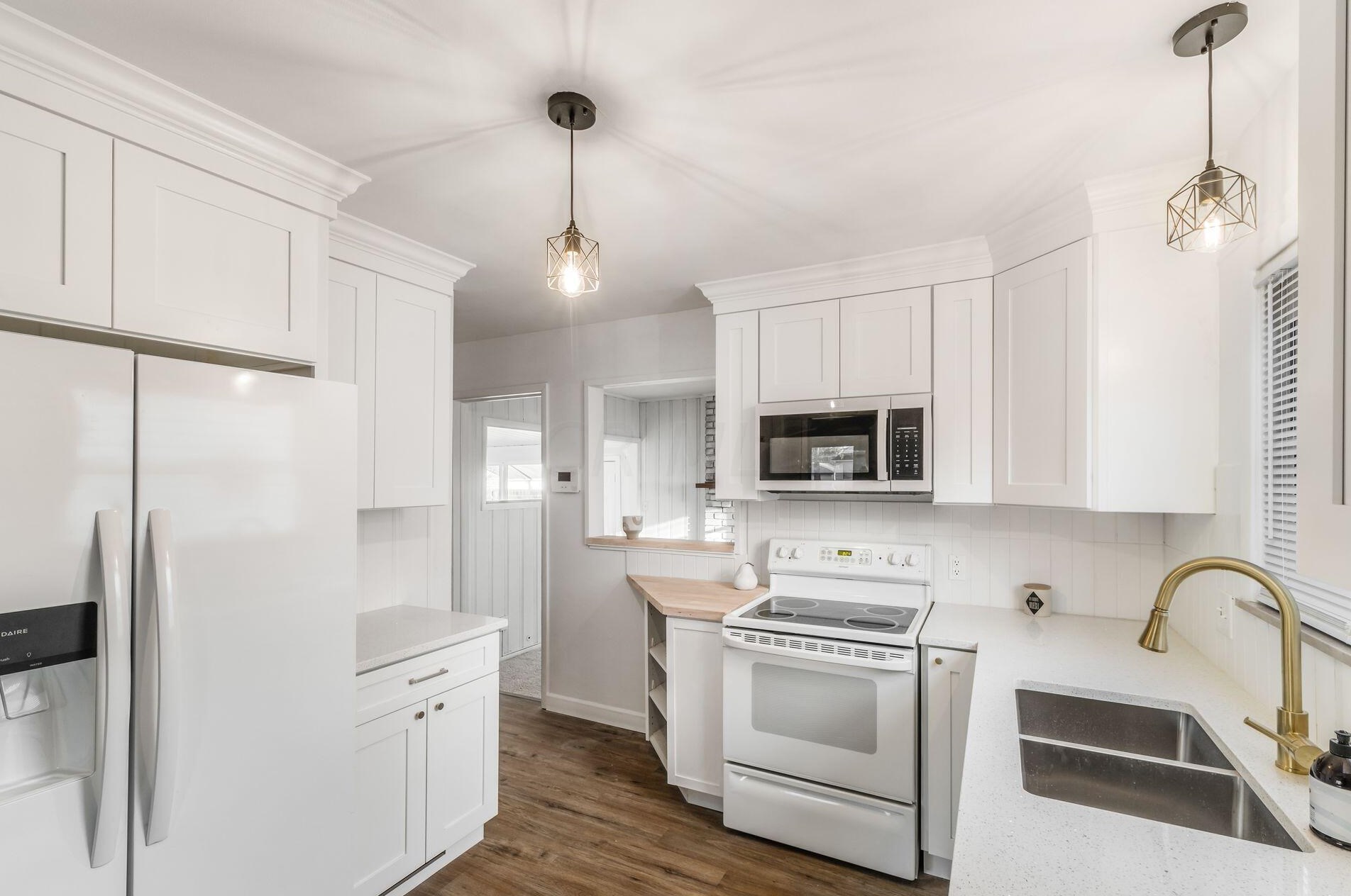 2260 Shrewsbury Rd, Columbus OH  43221-1232 exterior