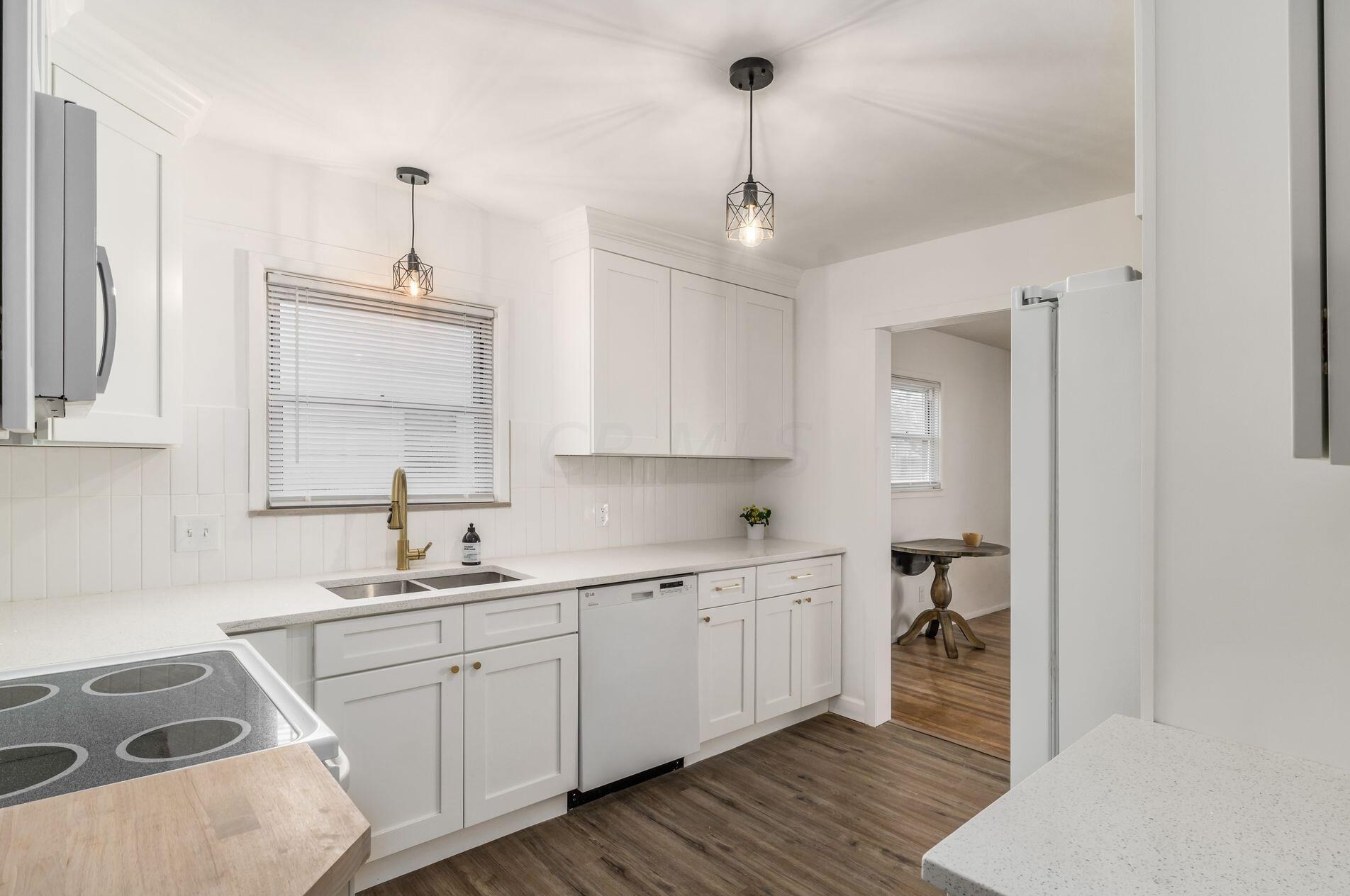 2260 Shrewsbury Rd, Columbus OH  43221-1232 exterior