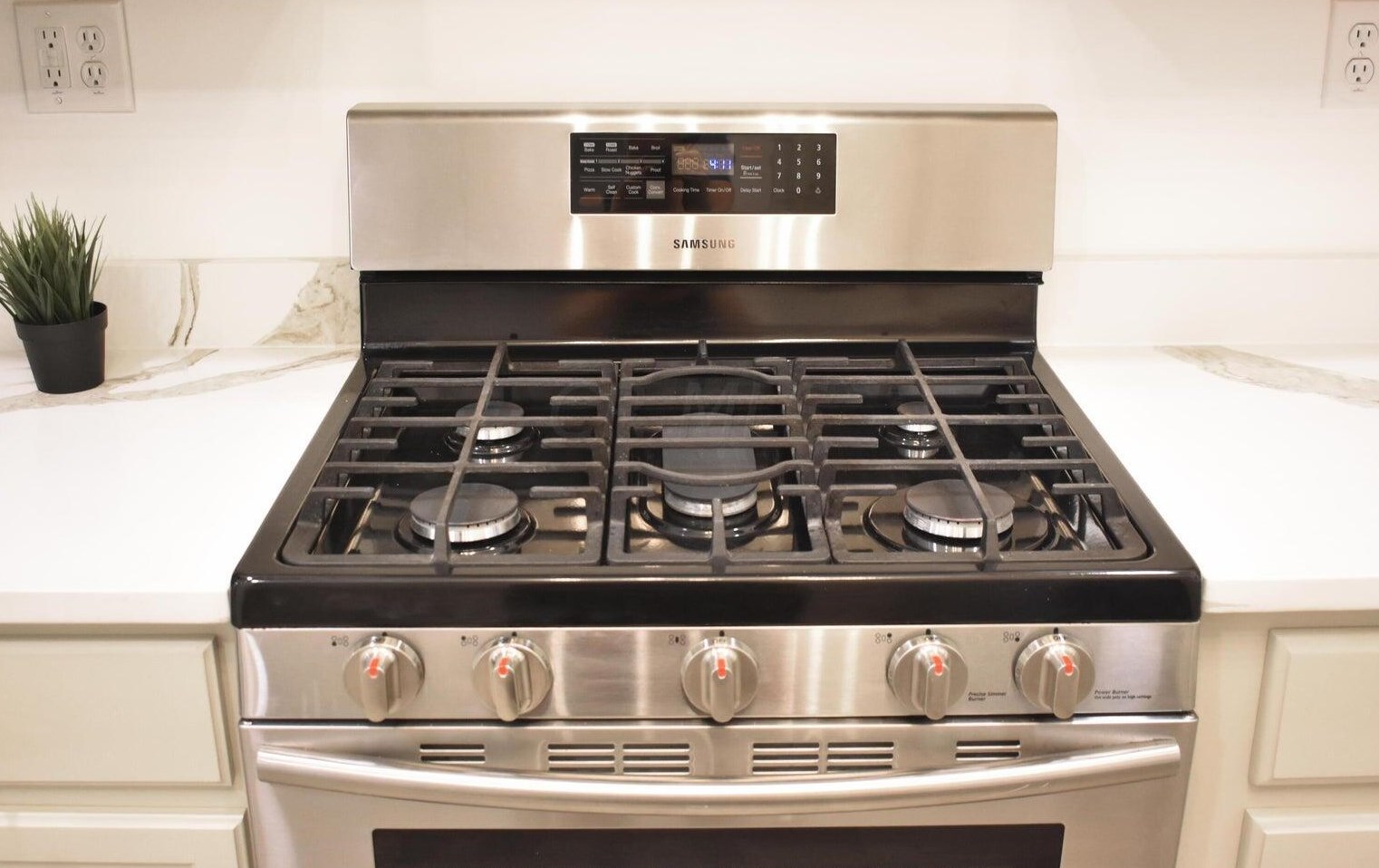 507 Bulen Ave, Columbus OH 43205-2504 exterior