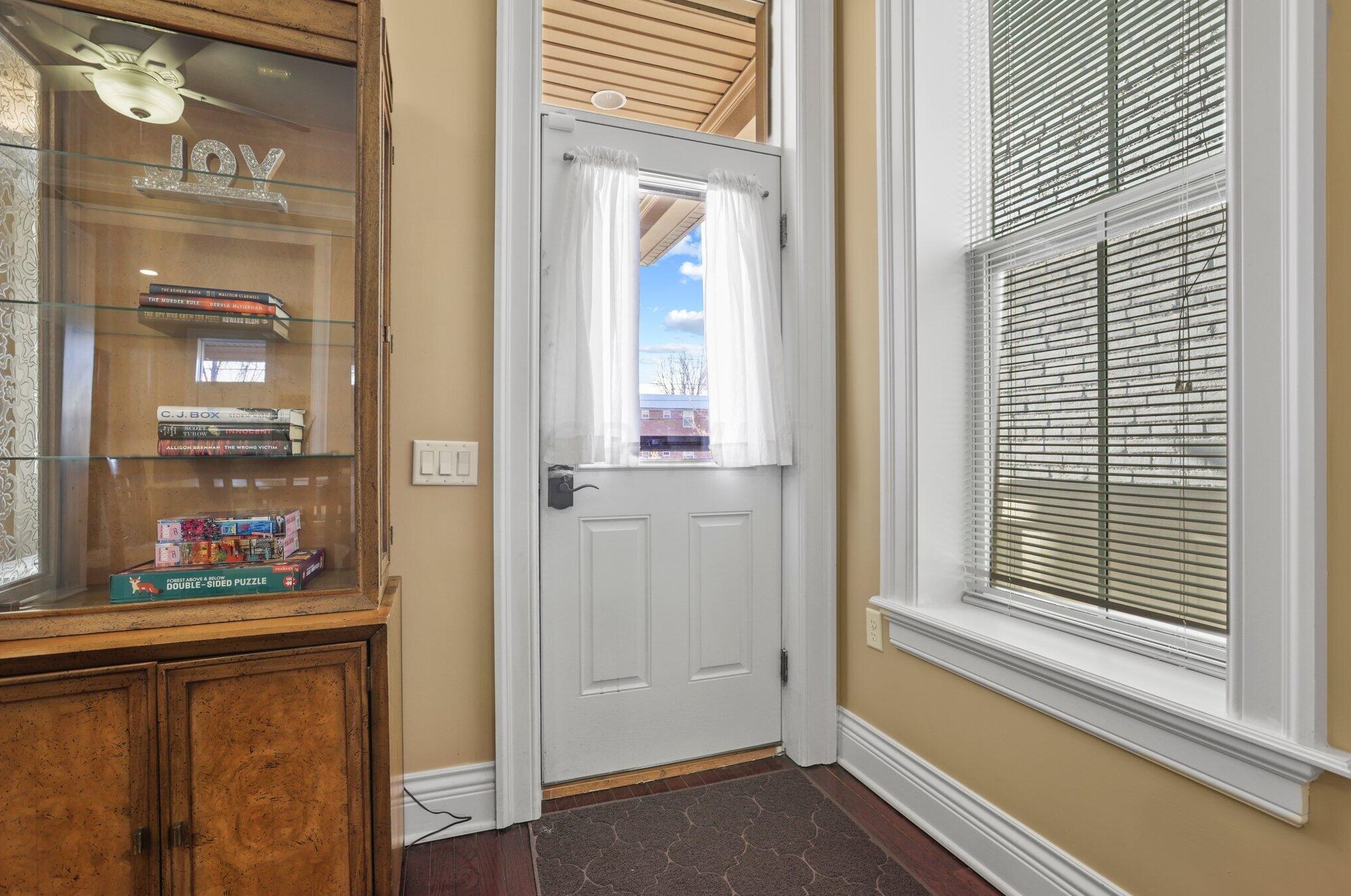 1066 Long St, Columbus OH  43203-1916 exterior