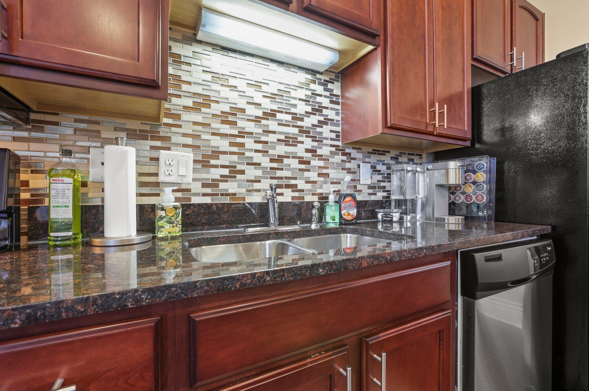 1066 Long St, Columbus OH  43203-1916 exterior