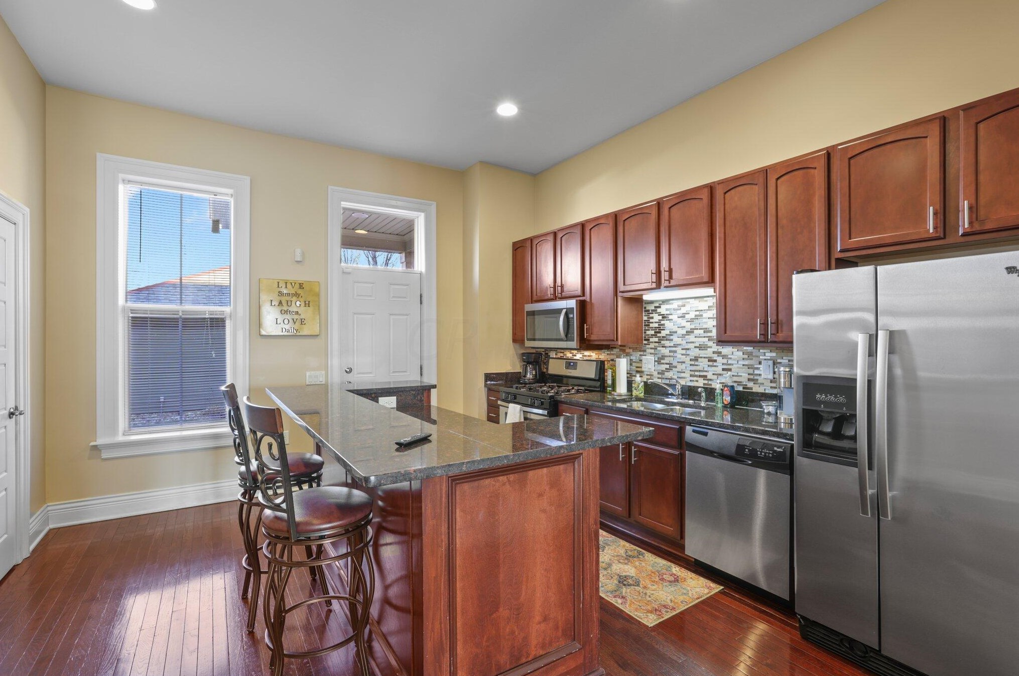 1066 Long St, Columbus OH  43203-1916 exterior