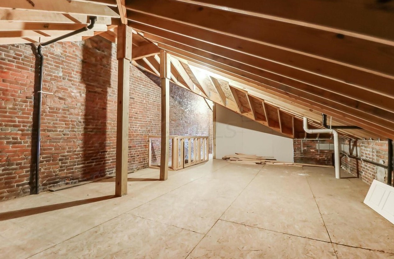 1066 Long St, Columbus OH  43203-1916 exterior