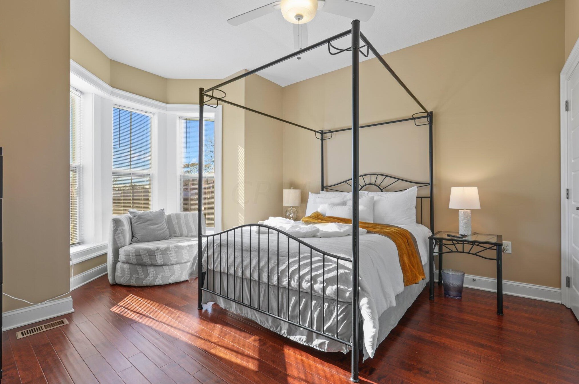 1066 Long St, Columbus OH  43203-1916 exterior