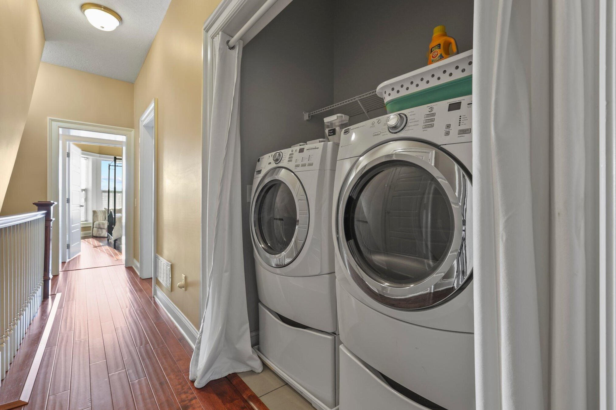 1066 Long St, Columbus OH  43203-1916 exterior