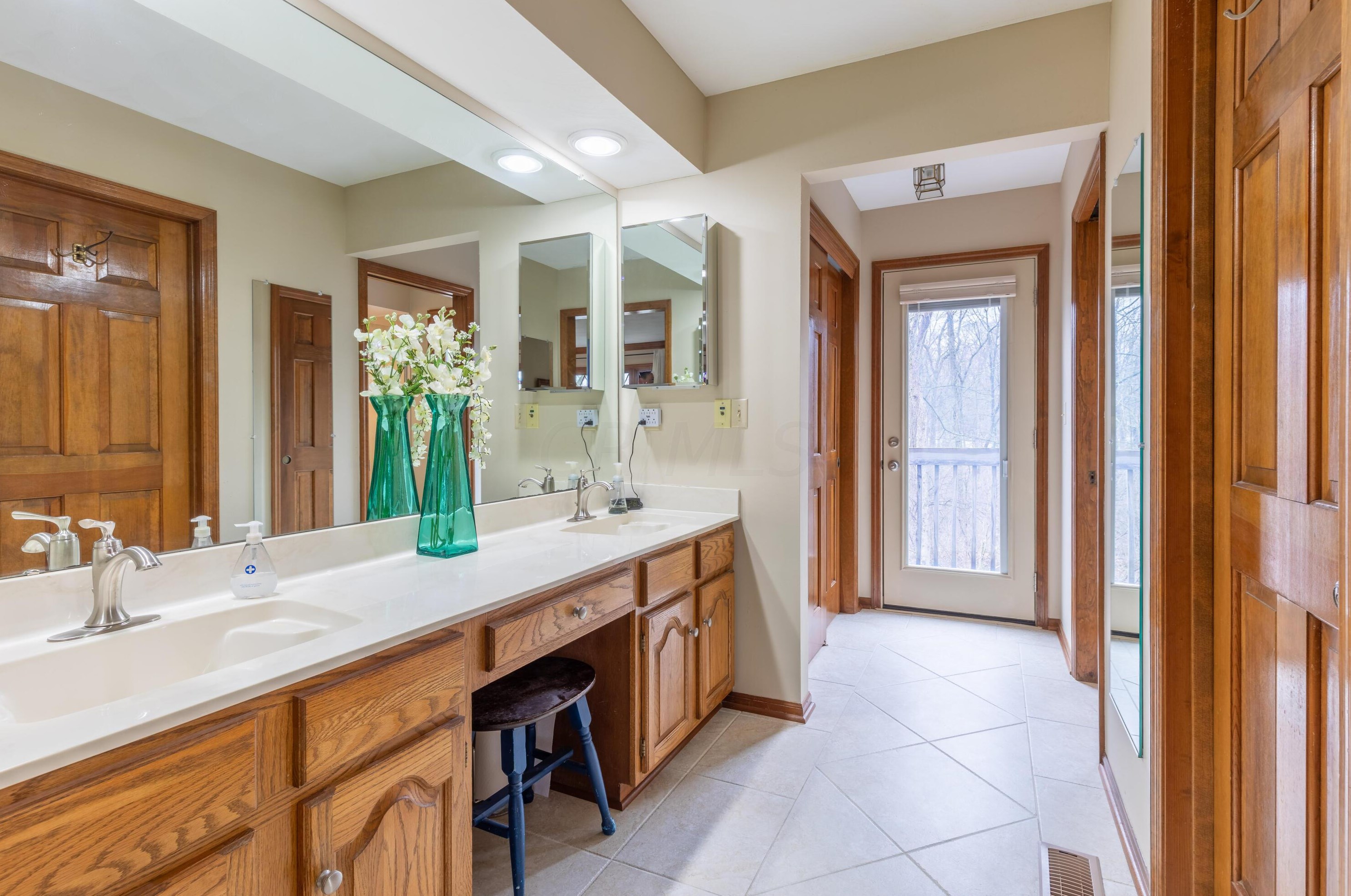 8398 Kilbirnie Ct, Dublin OH  43017-9732 exterior