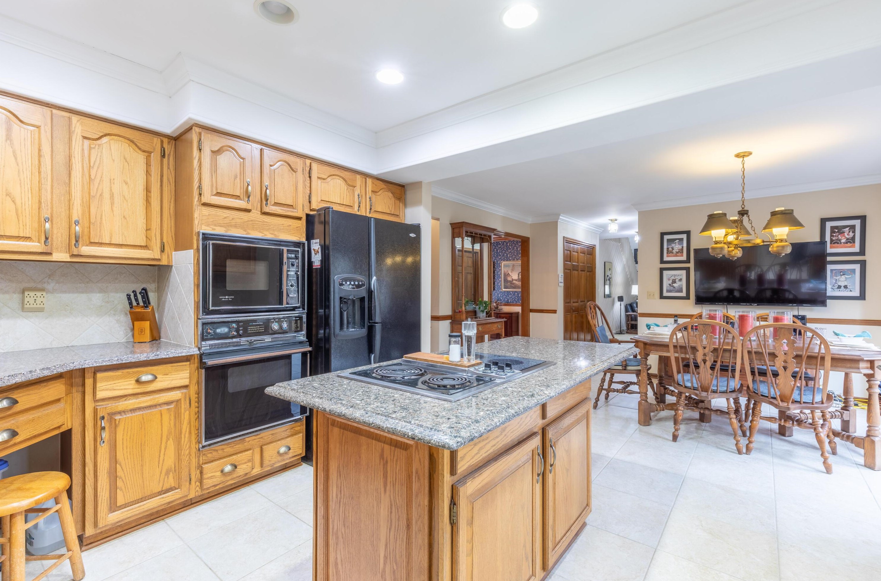 8398 Kilbirnie Ct, Dublin OH  43017-9732 exterior