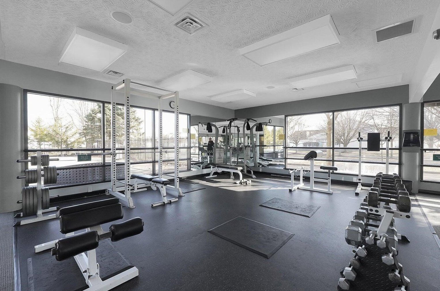 6820 Axtel Dr, Cnl Wnchstr OH  43110-8463 exterior