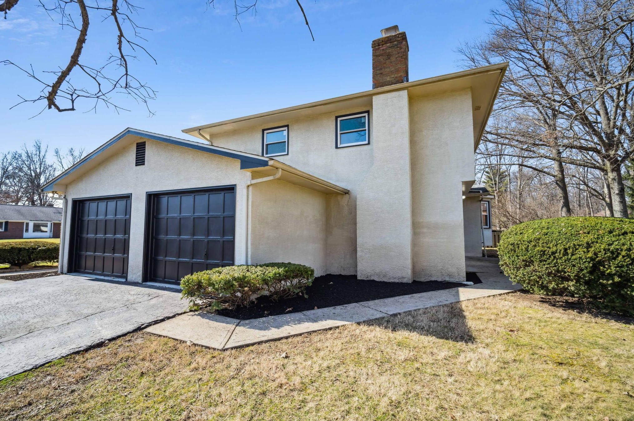 6376 Peach Tree Rd, Columbus, OH 43213-3421