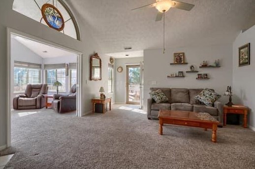 6690 Lakeview Cir, Cnl Wnchstr OH  43110-1255 exterior