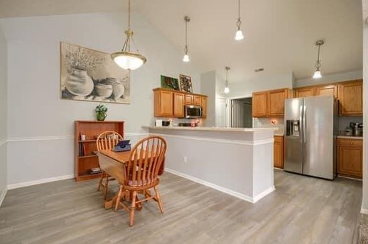 6690 Lakeview Cir, Cnl Wnchstr OH  43110-1255 exterior