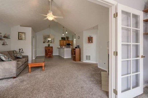 6690 Lakeview Cir, Cnl Wnchstr OH  43110-1255 exterior