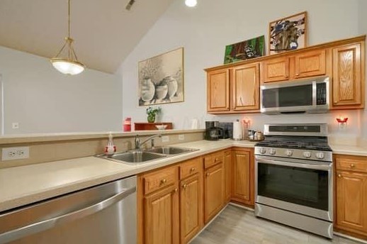 6690 Lakeview Cir, Cnl Wnchstr OH  43110-1255 exterior