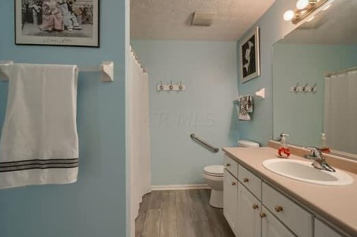 6690 Lakeview Cir, Cnl Wnchstr OH  43110-1255 exterior