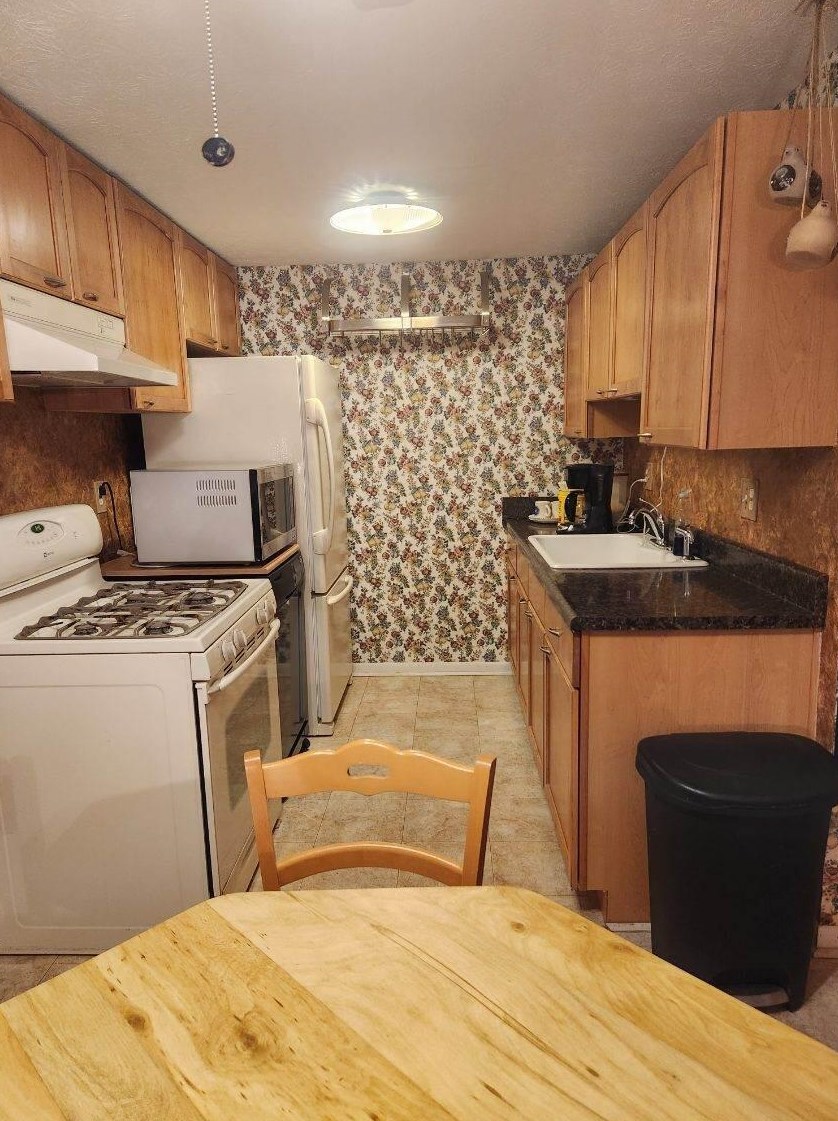 1693 Rivermont Rd, Columbus, OH 43223-3456
