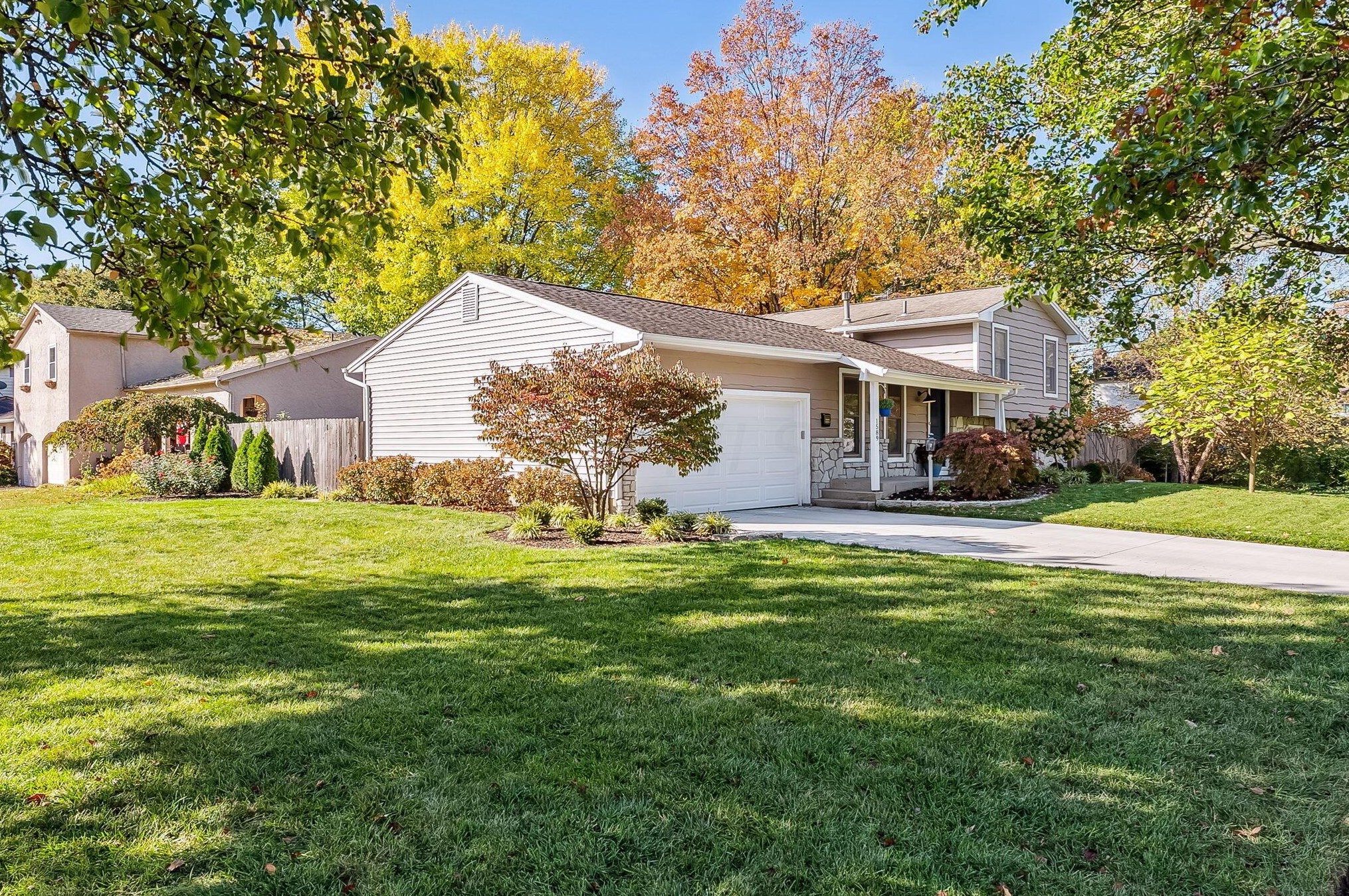 1589 Austin Dr, Columbus, OH 43220-3106