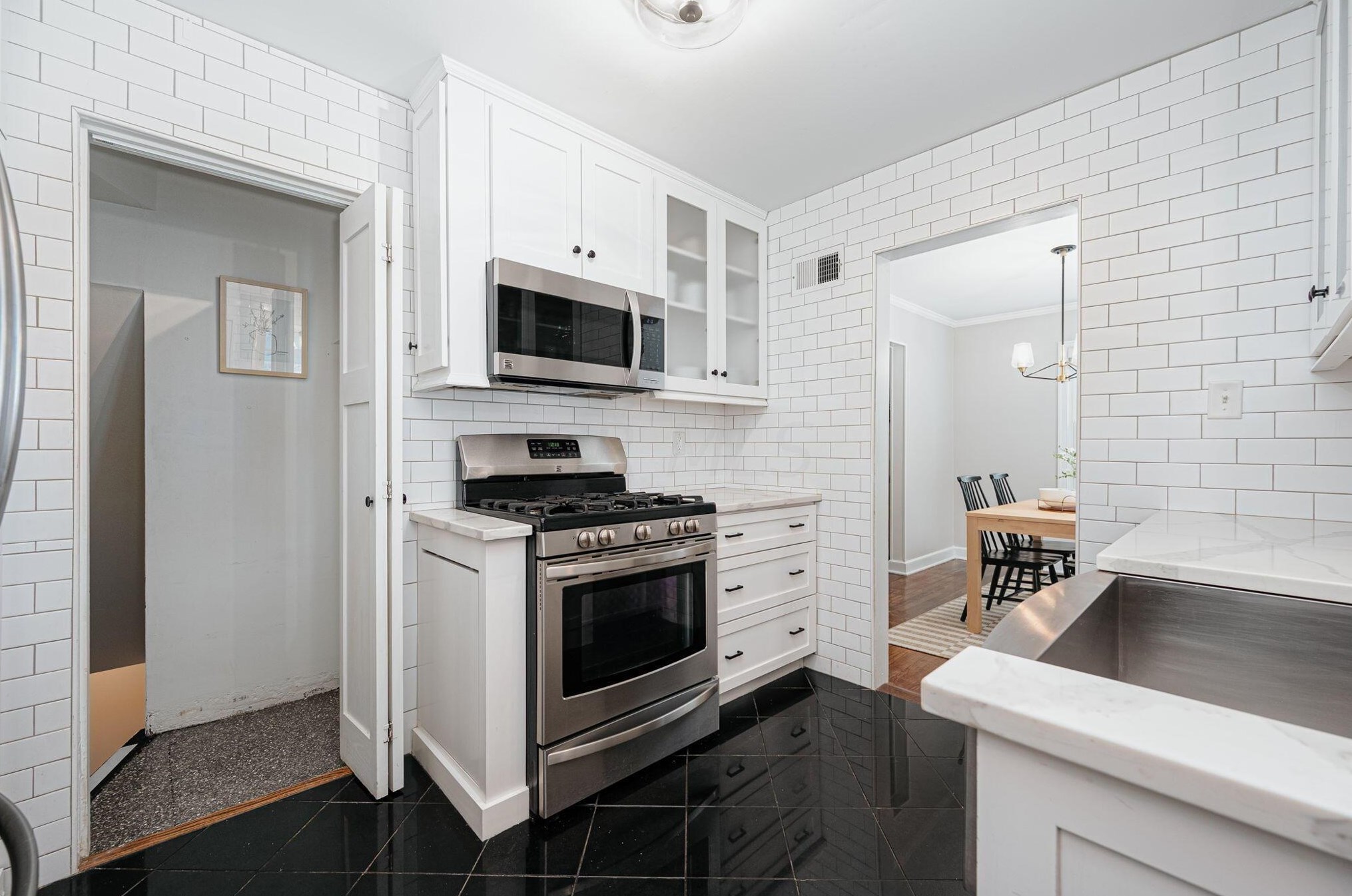 2388 Livingston Ave, Columbus OH  43209-2845 exterior