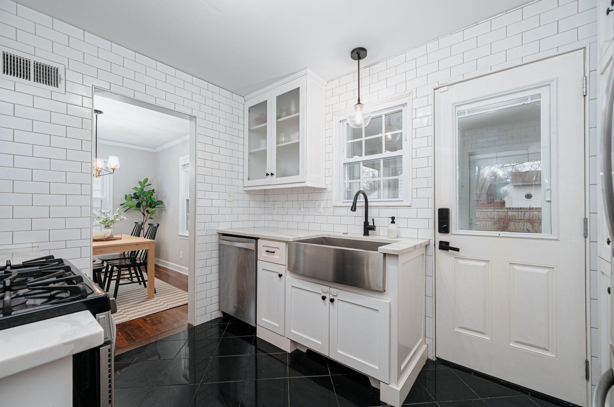 2388 Livingston Ave, Columbus OH  43209-2845 exterior