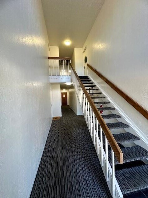 2229 Hedgerow Rd, Columbus, OH 43220-6333