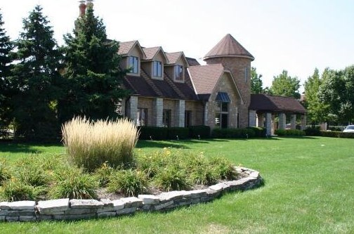 2229 Hedgerow Rd, Columbus OH  43220-6333 exterior