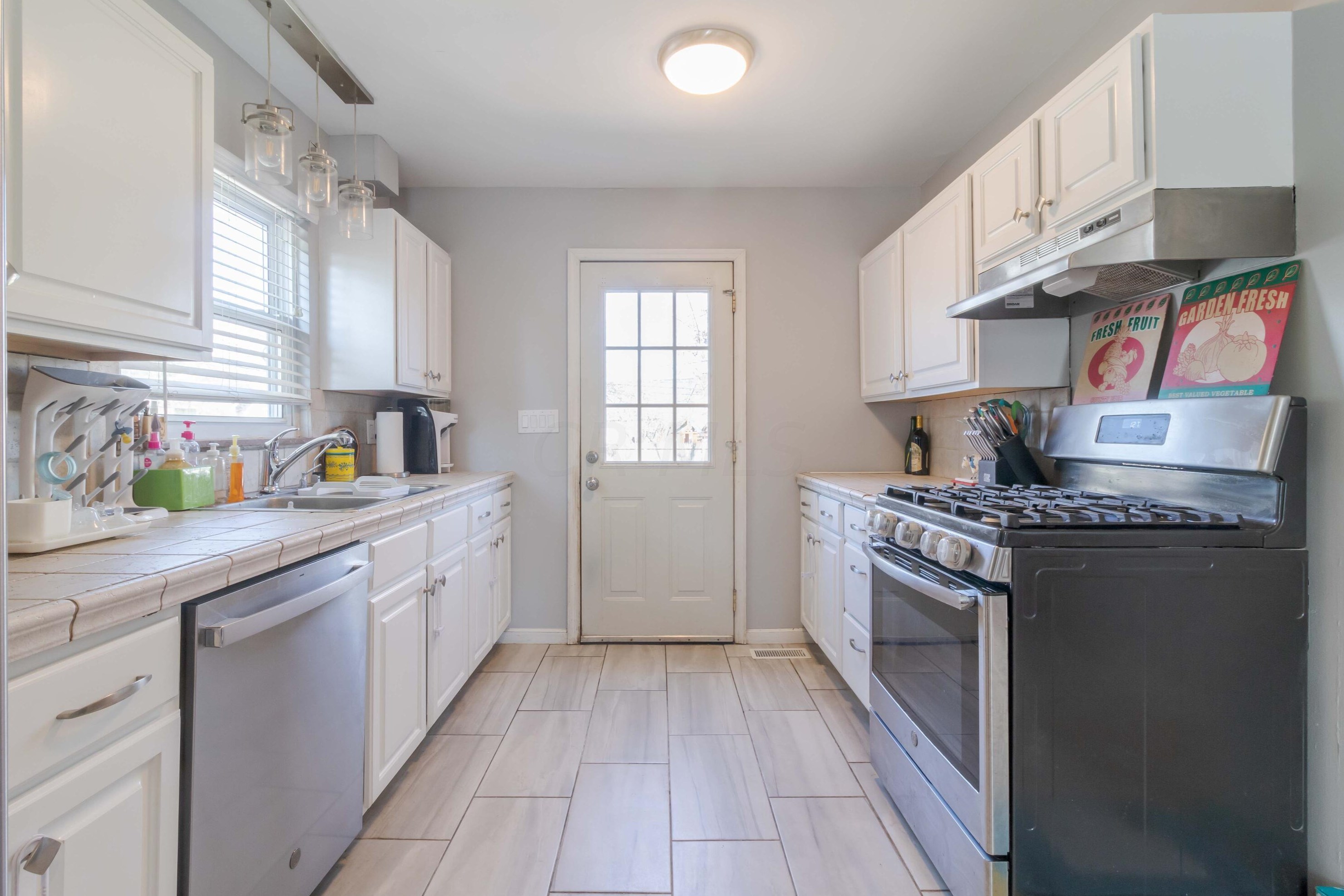 2590 Ruhl Ave, Columbus OH 43209-1172 exterior