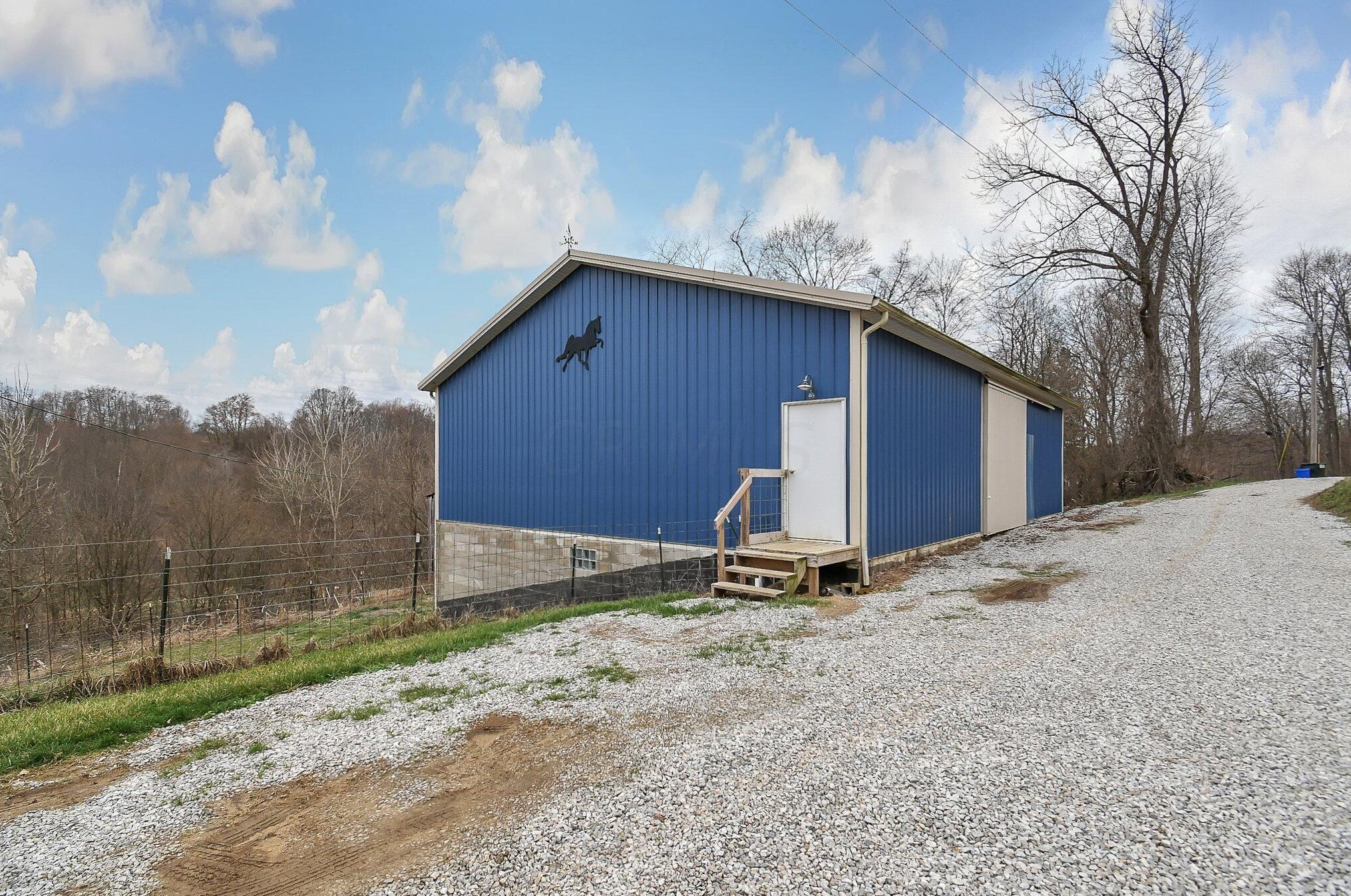 2377 Pumpkinvine Rd, Lancaster OH  43130-8010 exterior