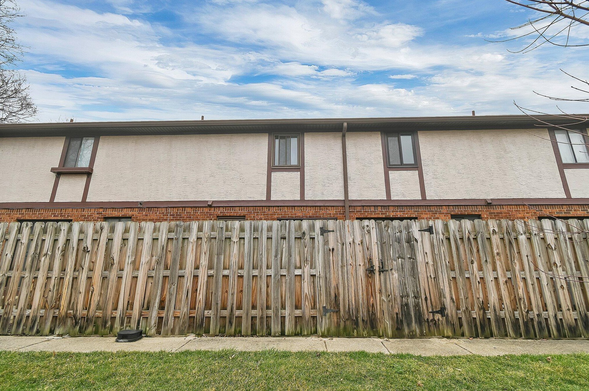 3084 Highcliff Ct, Columbus OH 43231-2344 exterior