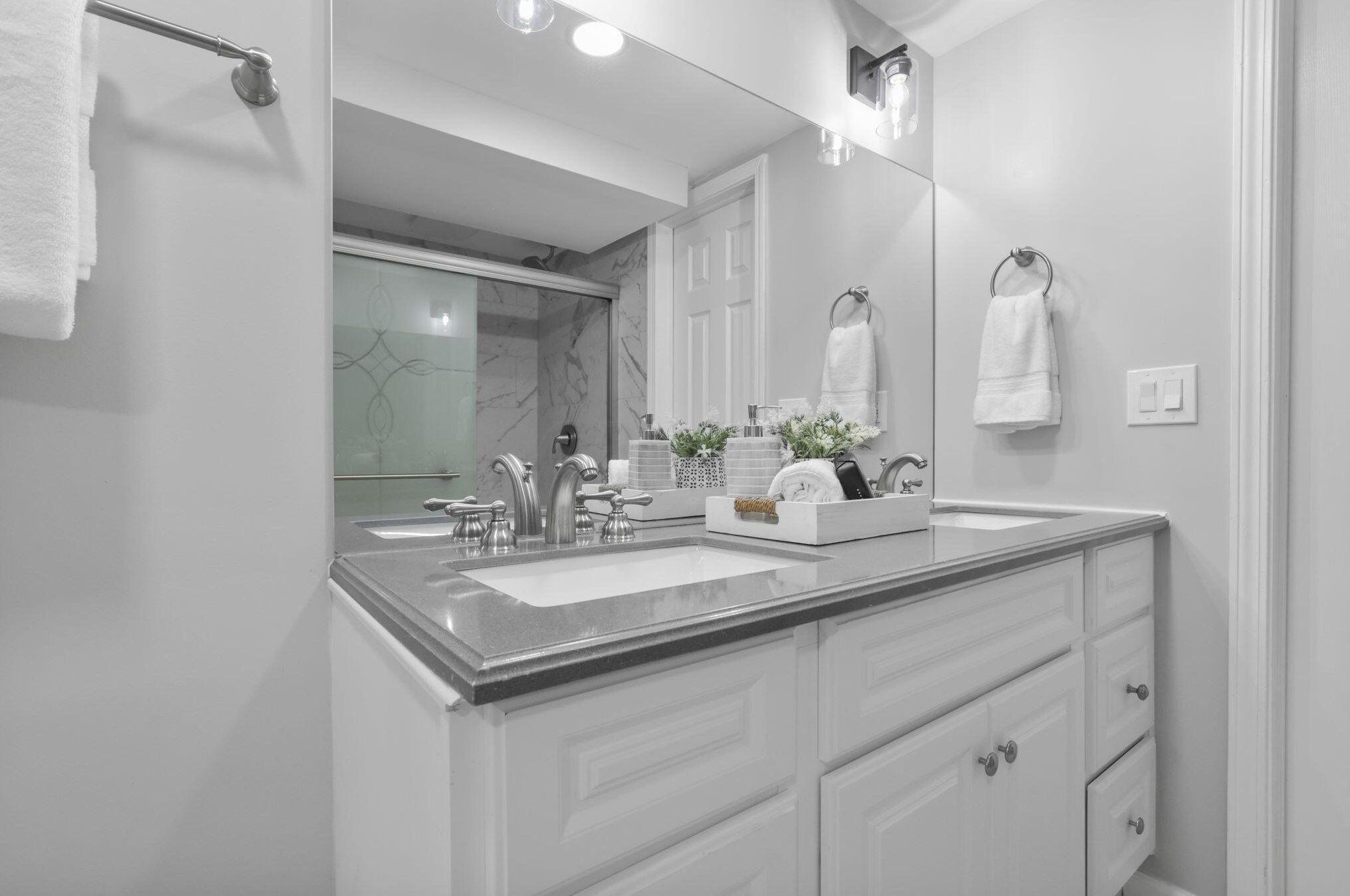 2265 Edgevale Rd, Columbus OH  43221-1216 exterior