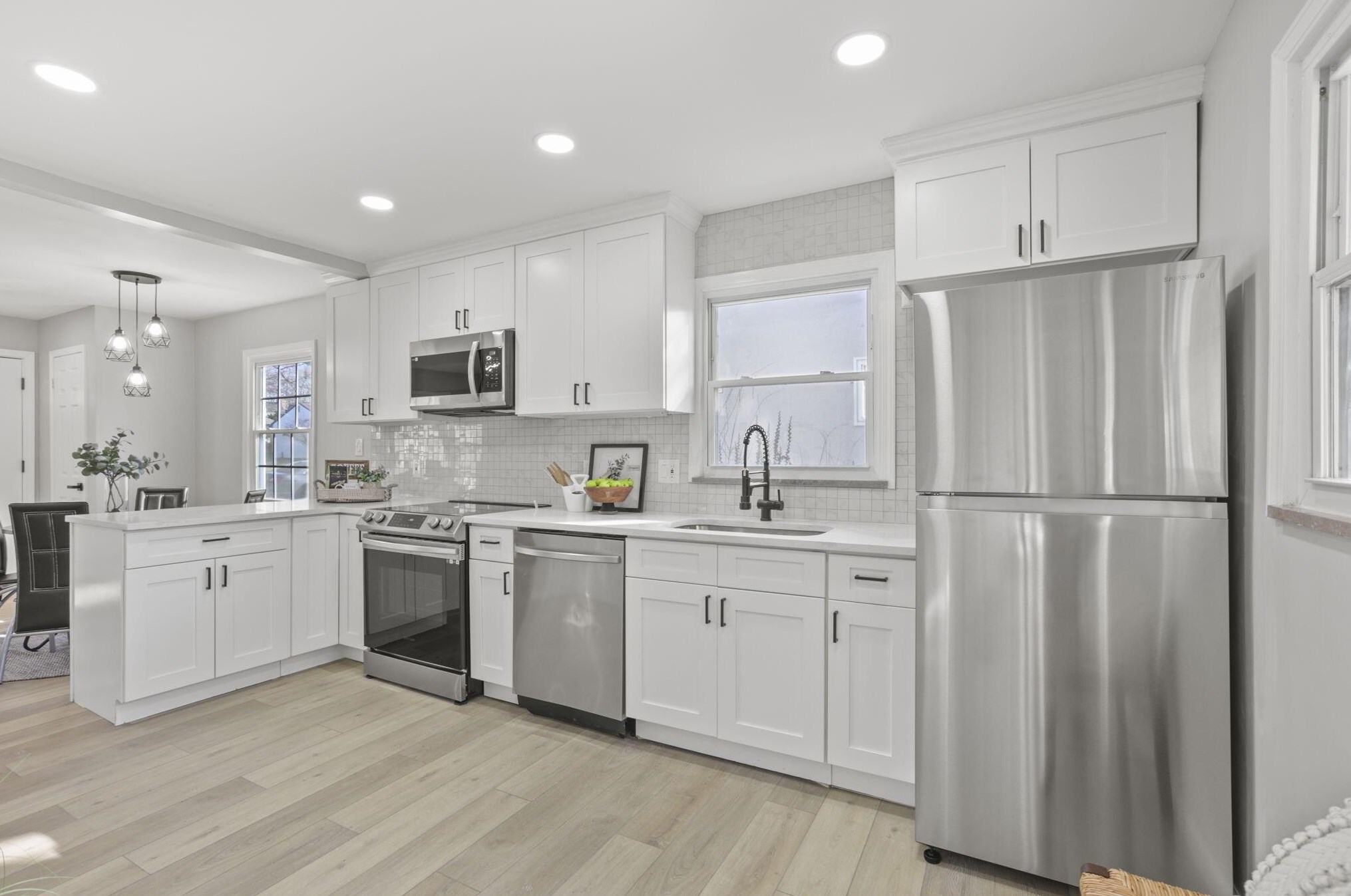 2265 Edgevale Rd, Columbus OH  43221-1216 exterior