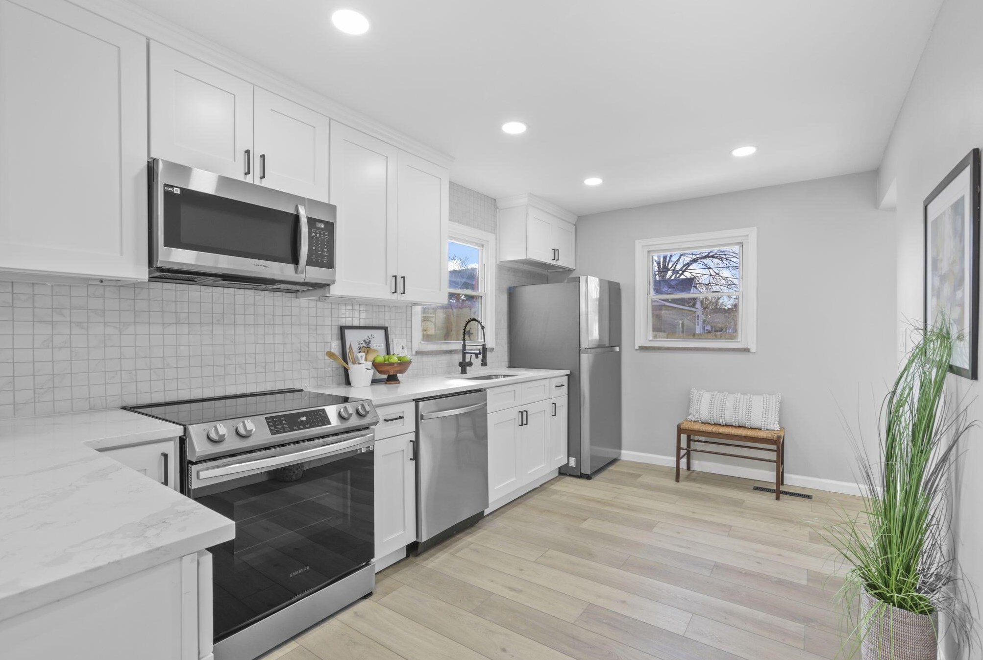 2265 Edgevale Rd, Columbus OH  43221-1216 exterior