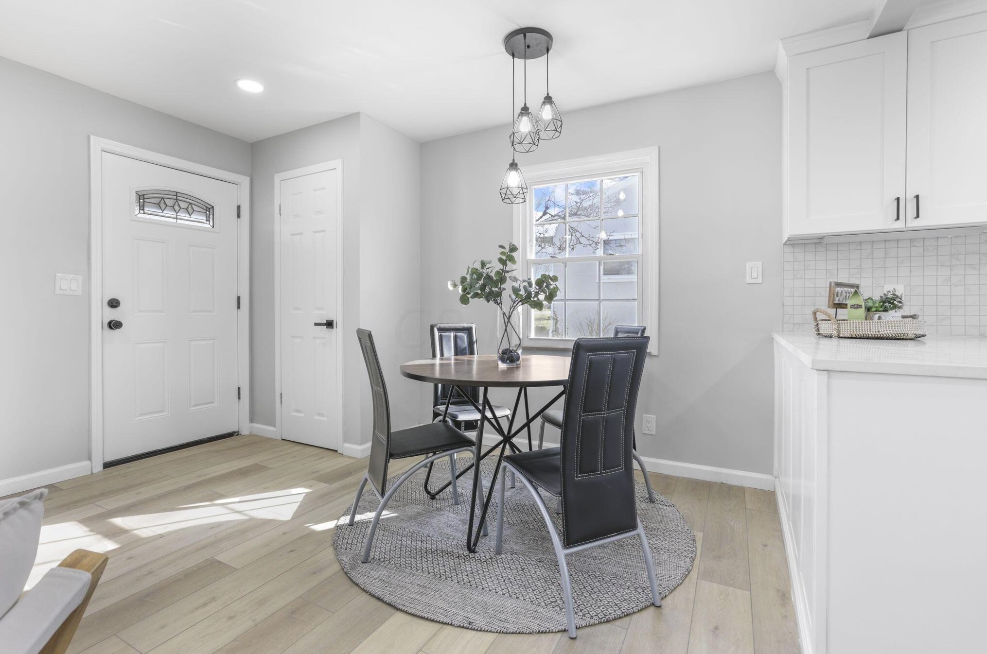 2265 Edgevale Rd, Columbus OH  43221-1216 exterior