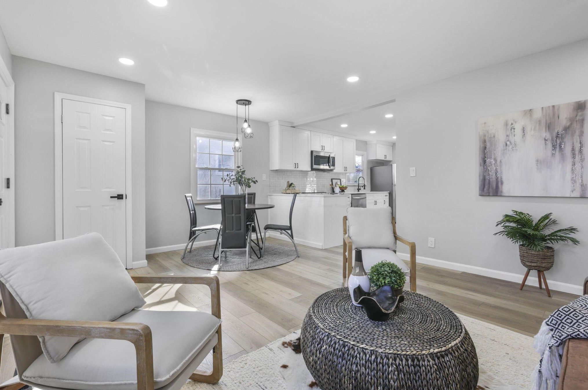 2265 Edgevale Rd, Columbus OH  43221-1216 exterior