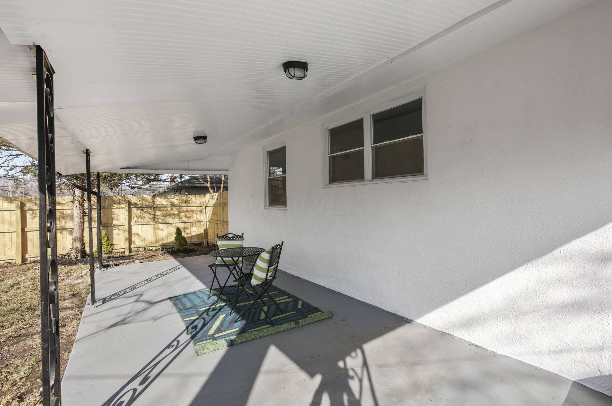 2265 Edgevale Rd, Columbus OH  43221-1216 exterior