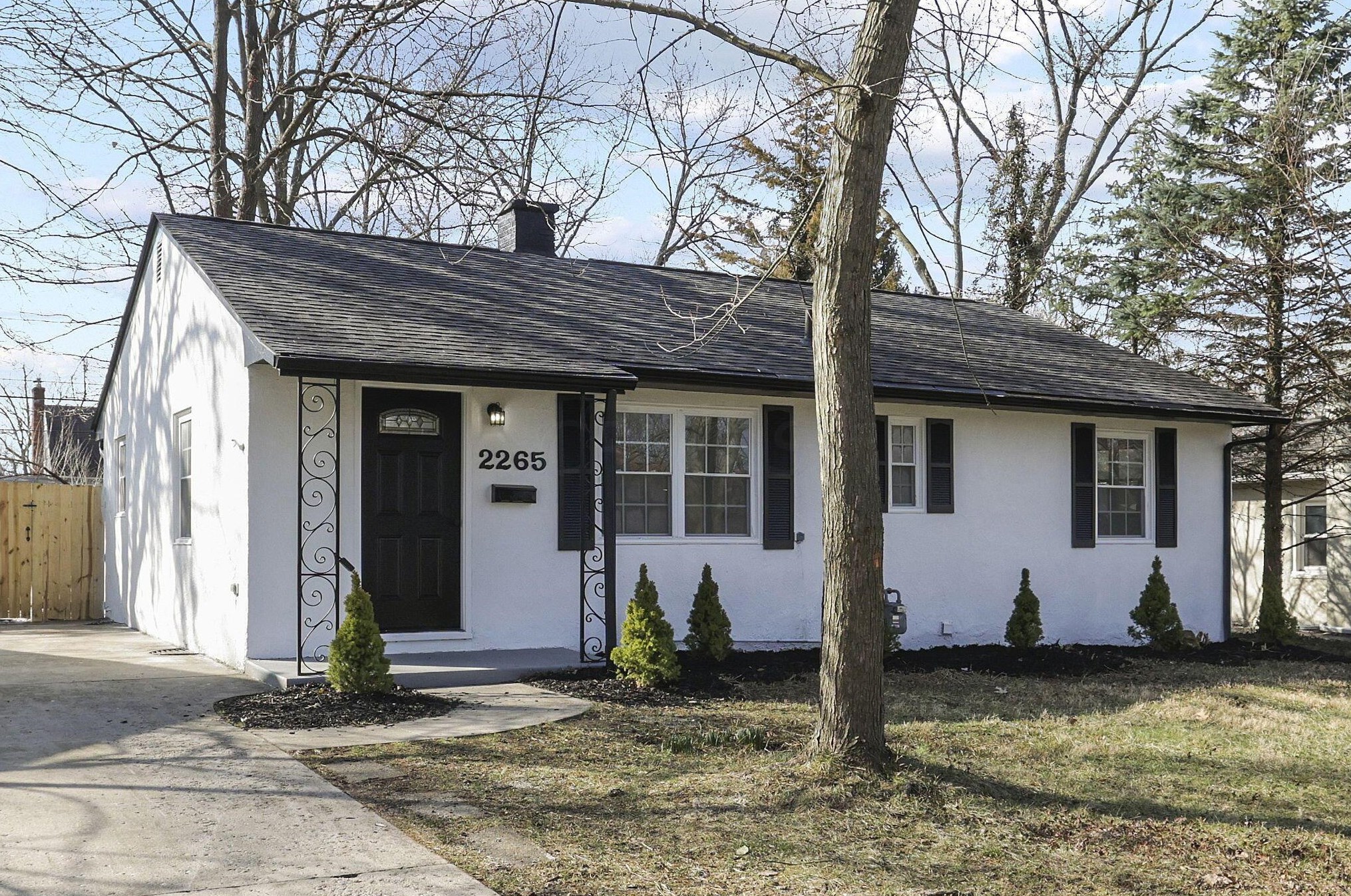 2265 Edgevale Rd, Columbus OH  43221-1216 exterior