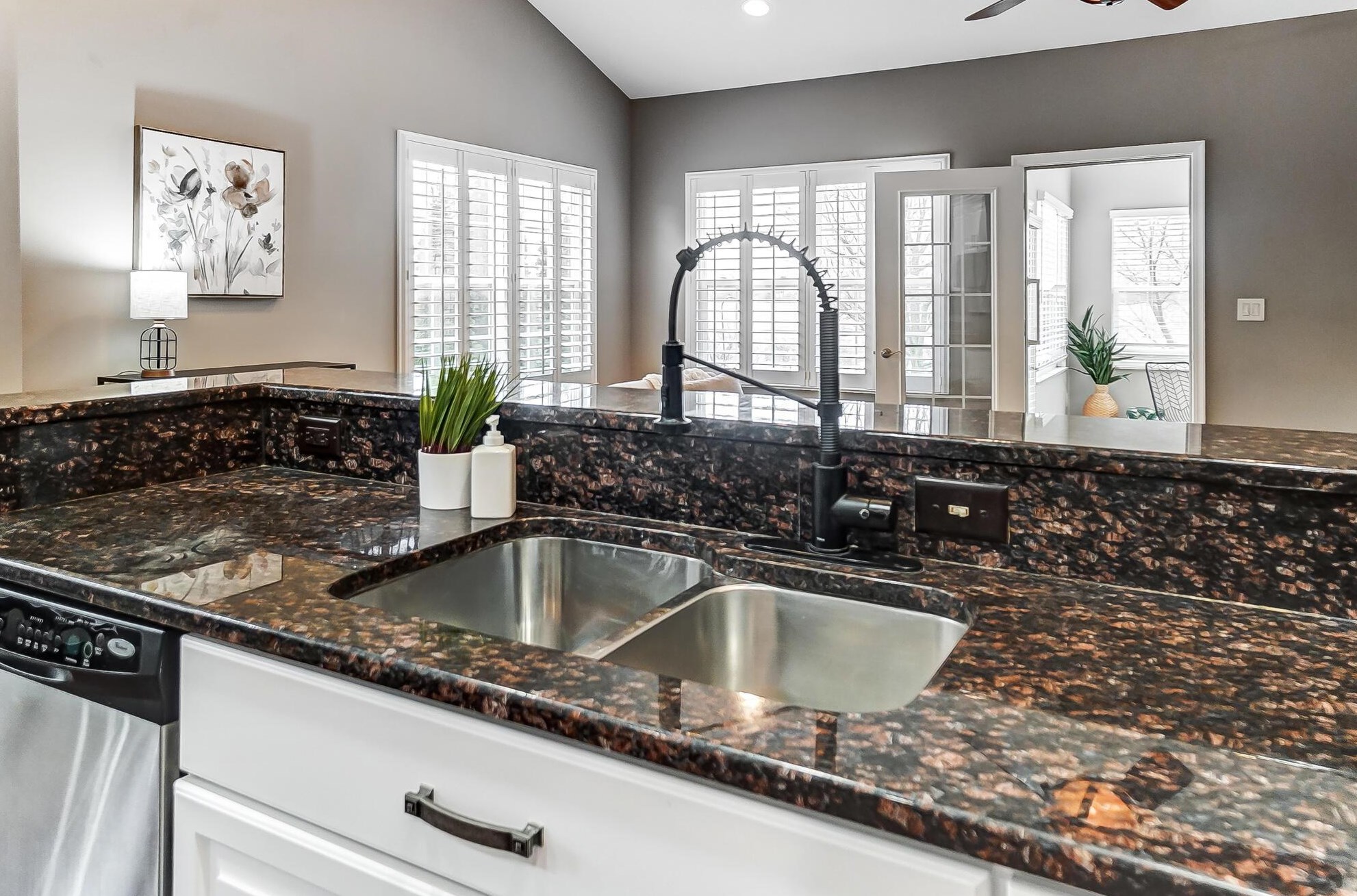 5193 Avery Oak Dr, Dublin OH  43016-7357 exterior