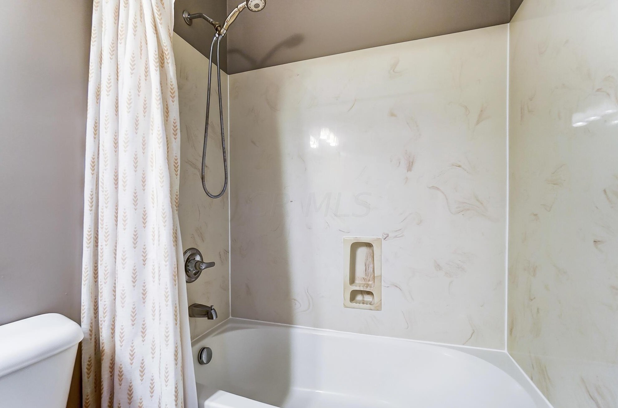 5193 Avery Oak Dr, Dublin OH  43016-7357 exterior