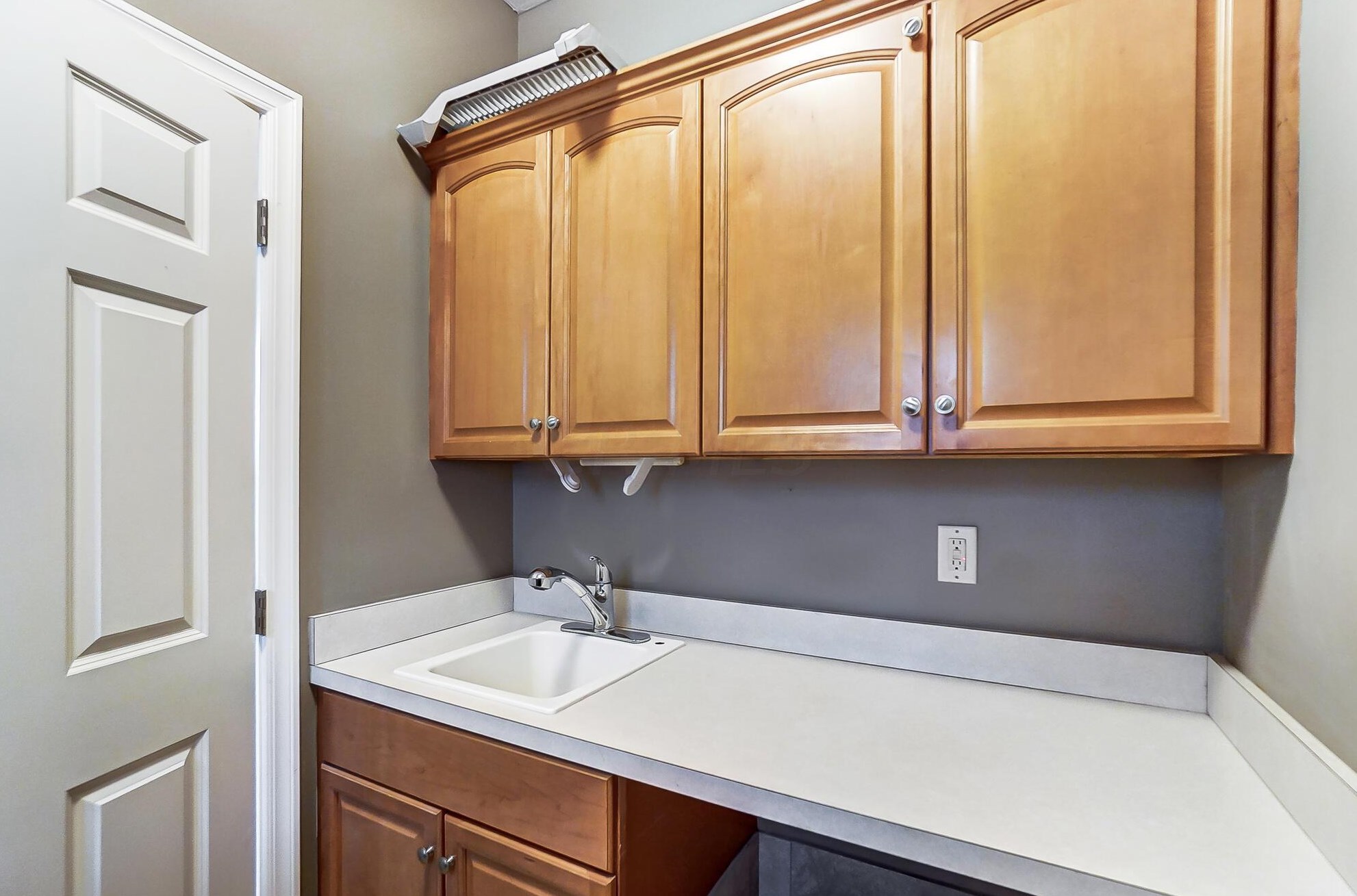 5193 Avery Oak Dr, Dublin OH  43016-7357 exterior