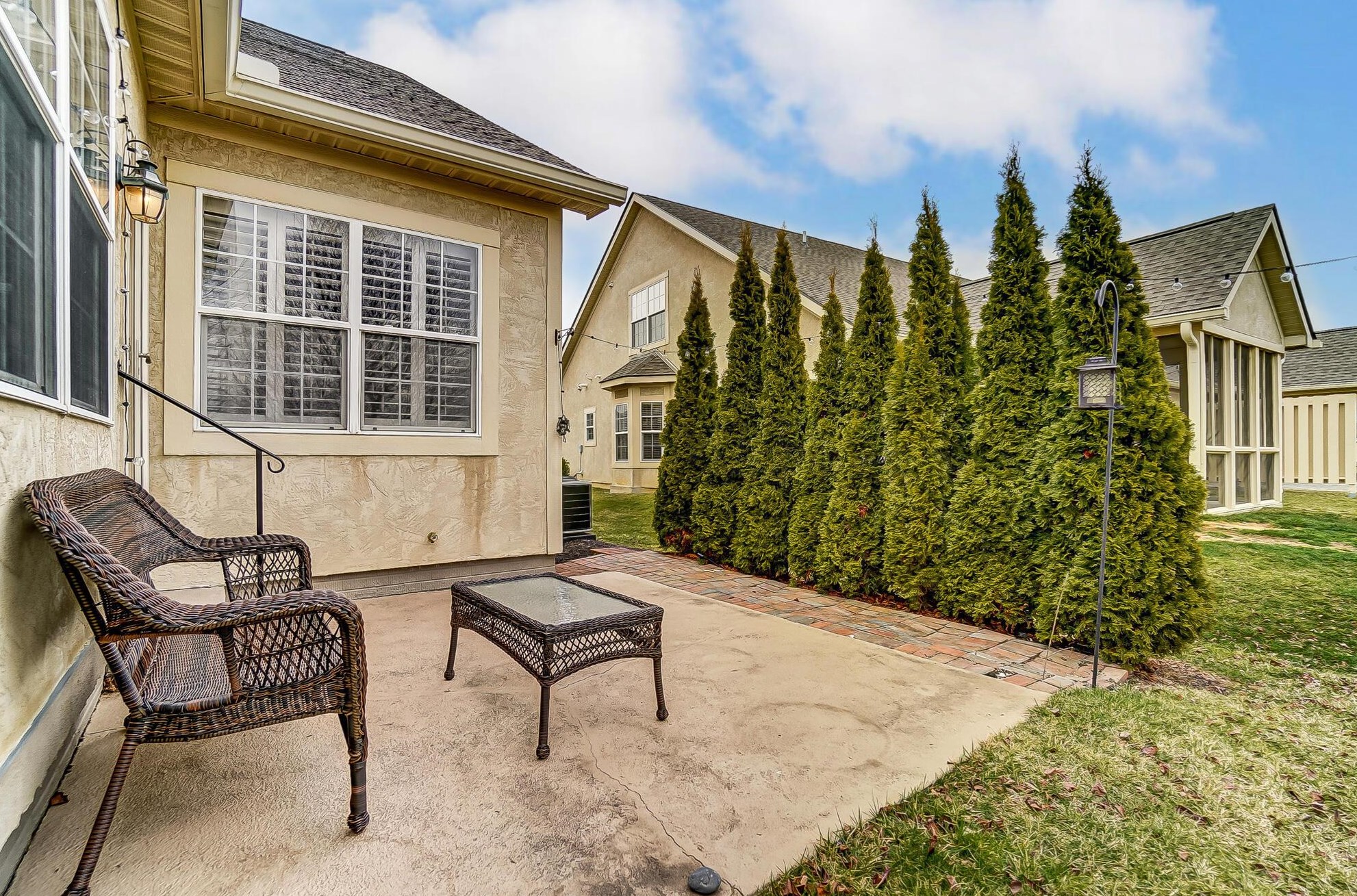 5193 Avery Oak Dr, Dublin OH  43016-7357 exterior