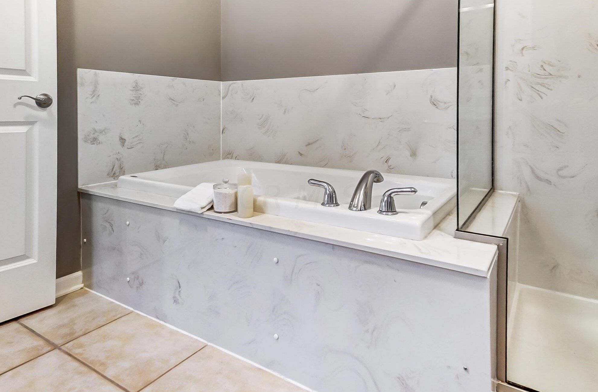 5193 Avery Oak Dr, Dublin OH  43016-7357 exterior