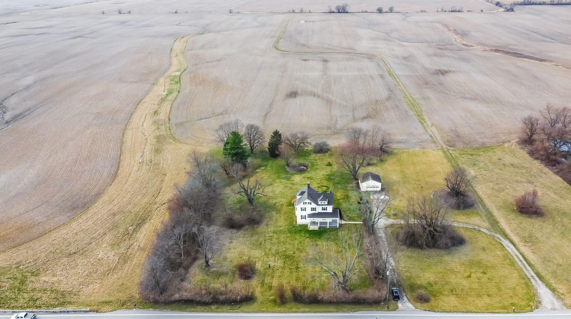 9325 State Rte 207, Mount Sterling, OH 43143