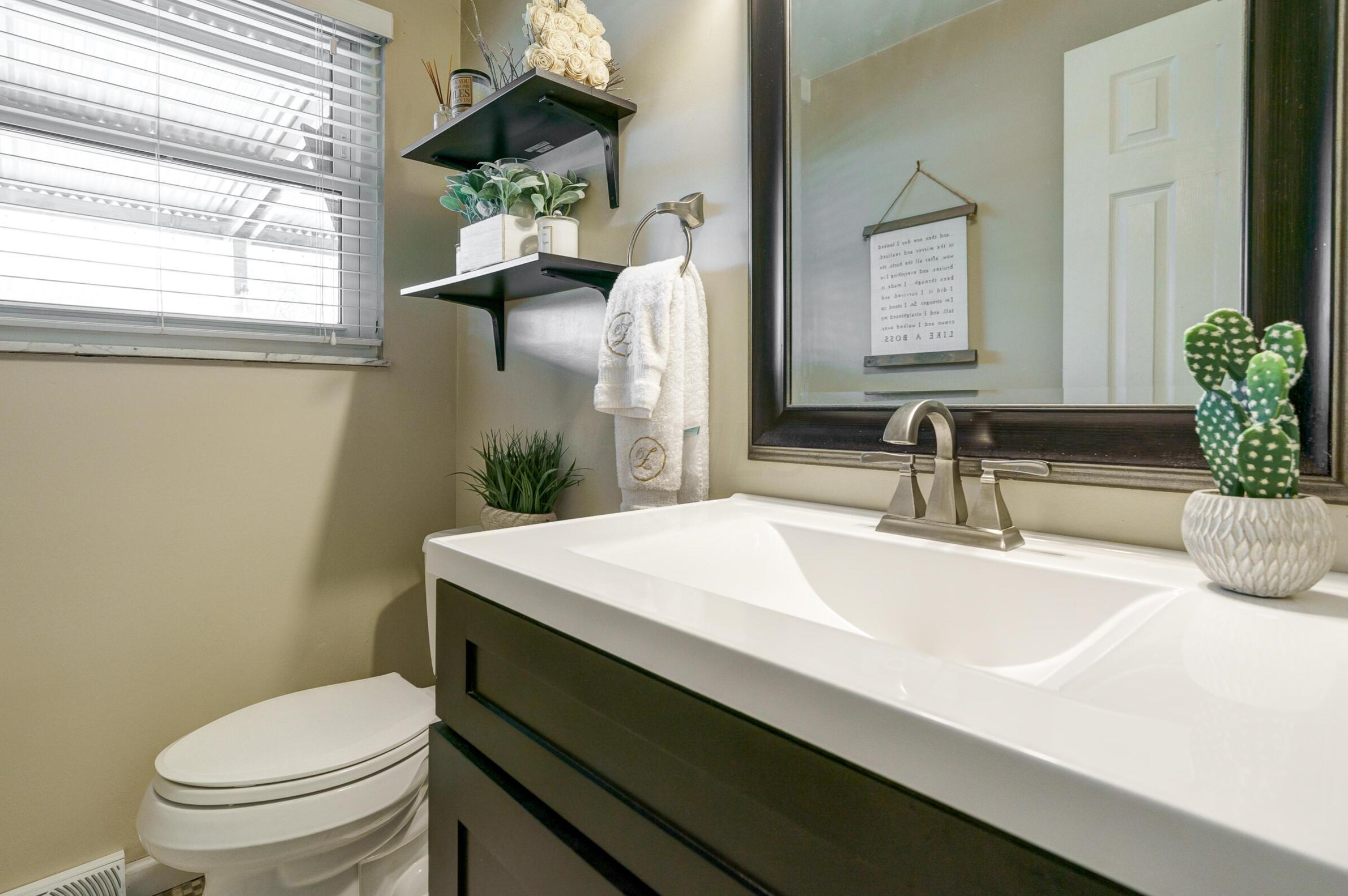 1373 Bolenhill Ave, Columbus OH  43229-1321 exterior