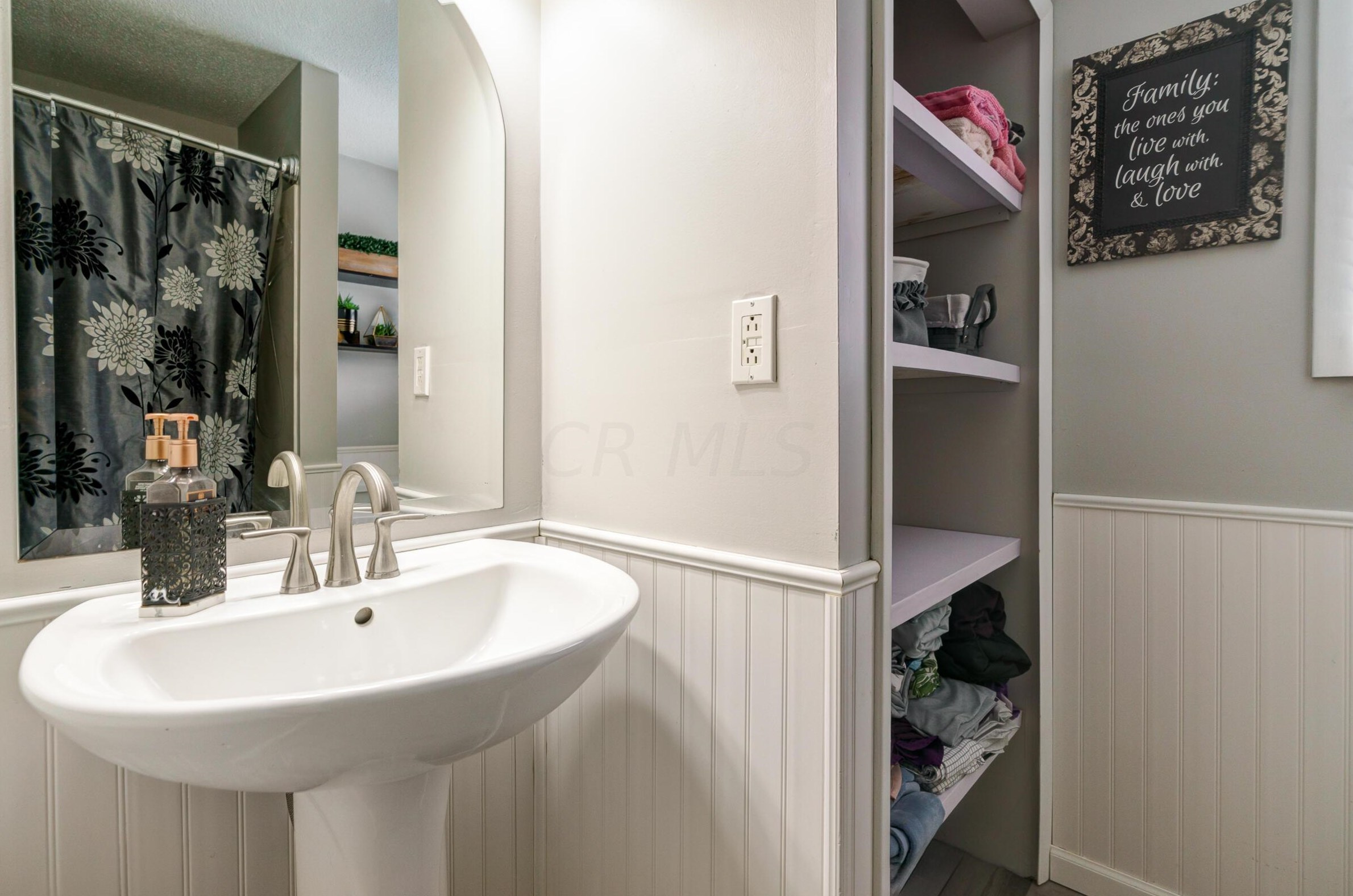 1373 Bolenhill Ave, Columbus OH  43229-1321 exterior