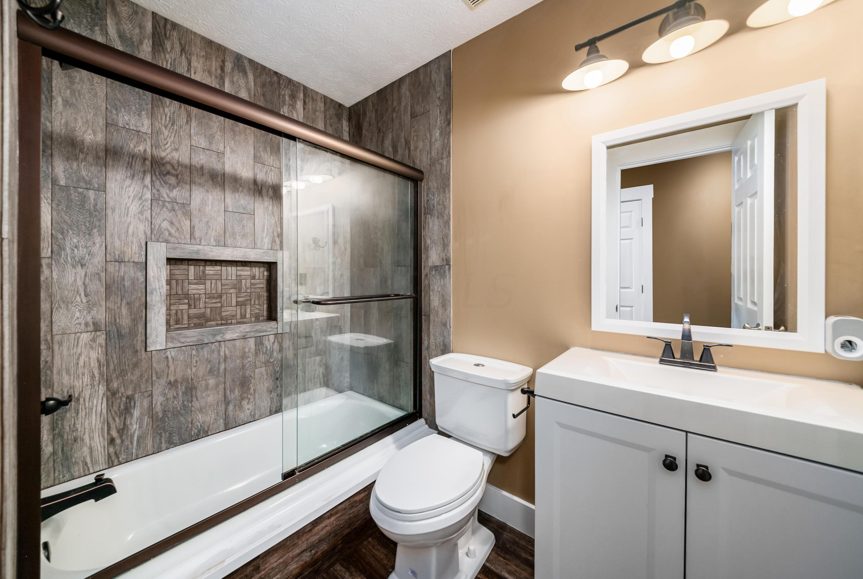 1233 Harley Run Dr, Blacklick OH  43004-9196 exterior